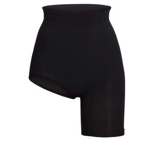 SKIMS Seamless Sculpt Solution Shorts